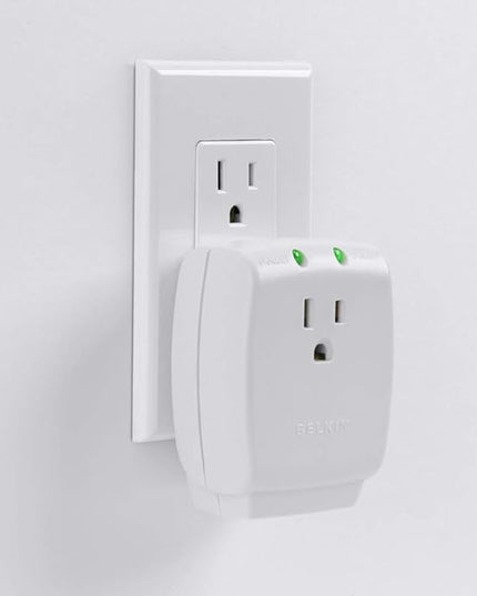 Belkin 1-Outlet Home Series SurgeCube - Grounded Outlet Portable Wall Tap Adapter with Ground & Protected Light Indicators for Office, Charging Brick - White, ABS, 885 Joules