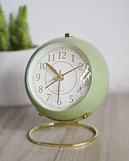 SHISEDECO Small Tableclocks Classic Non-Ticking Tabletop Alarm Clock with Backlight, Battery Operated Astronaut Deskclock with HD Glass for Living Room Bedroom Bedside Indoor Decor (Green)