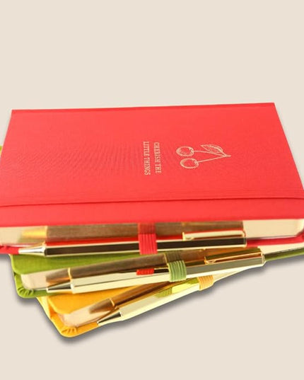 Graphique Bee Lined Journal Plus Pen Luxe Collection, Hardcover Diary Notebook for Writing, Gold Foil Embossing, 160 Pages, 6” x 8”
