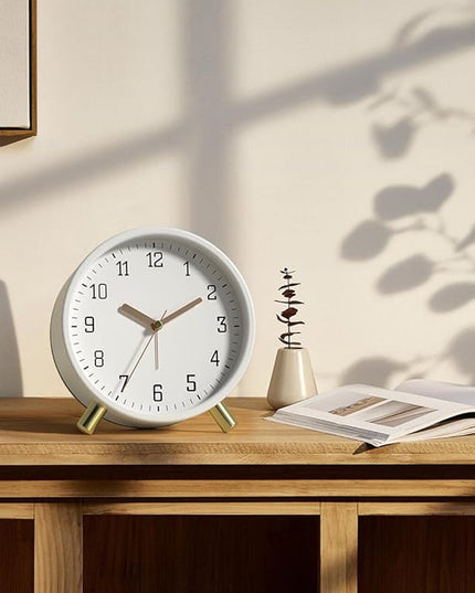 SHISEDECO Alarm Clock with Backlight, 4.5 inches Bedside Analog Non-Ticking Silent Small Deskclock with Arabic Numerals, Battery Operated Round Tableclock for Living Room, Bedroom (White)