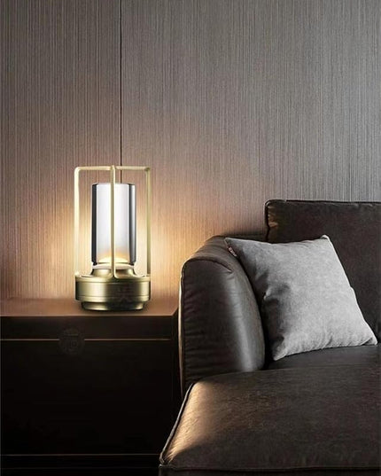 Portable Metal Table Lamp for Indoor/Outdoor ,Rechargeable Cordless LED Lamp, 3-Colour Infinitely Dimming Battery Powered Small Desk Lamp, Restaurant/Bedroom/Bar/Coffee Shop/Camping Light (Gold)