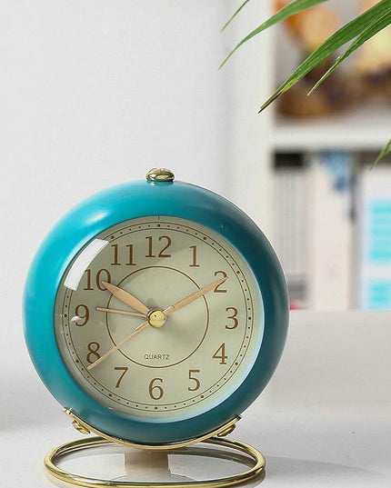 SHISEDECO Small Tableclocks Classic Non-Ticking Tabletop Alarm Clock with Backlight, Battery Operated Astronaut Deskclock with HD Glass for Living Room Bedroom Bedside Indoor Decor (Lake Blue)
