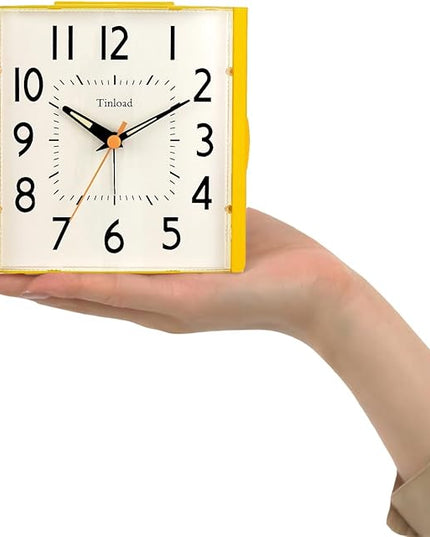 4.7" Vintage Retro Analog Alarm Clock, Super Silent Non Ticking Clock with Night Light, Snooze, Battery Operated, Simply Design, for Living Room, Bedroom, Bedside, Desk, Gift Clock