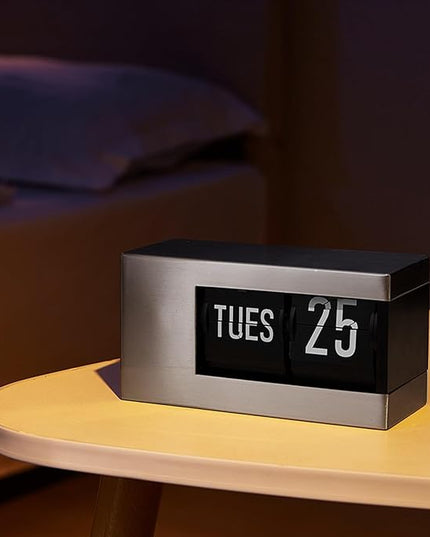 Flip Desk Clock, Intelligent Perpetual Calendar Unique Flip Design Flip Clock 2600Mah Built in Batteries Digital Flip Down Clock for Home Room Office (Silver)