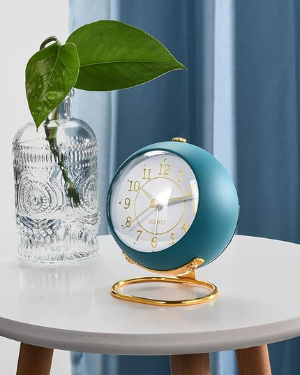 Tetino Analog Alarm Clocks for bedrooms,Small Desk Clocks,Night Light, Non-Ticking，Battery Powered,Silent Alarm Clock for Kids,Simple Design Desktop Alarm Clock. (Pink)