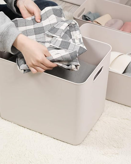 Plastic Storage Baskets With Lid Organizing Container Lidded Knit Storage Organizer Bins for Shelves Drawers Desktop Closet Playroom Classroom Office (4XL+2L, Light grey)