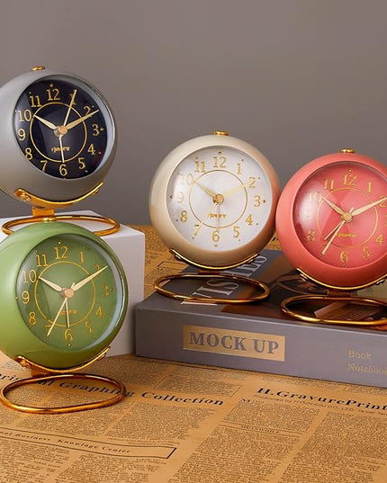 rjuwurv Metal Desk Alarm Clock, Retro Bedroom Table Vintage Analog Alarm Clock, Silent Non-Ticking Gold Clock, Bedside Décor(Sweet Pink)