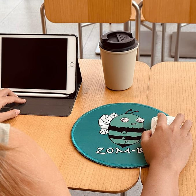 Zom Bee Round Mouse Pad 8.6 x 8.6 Inch, Cute Funny Mousepad for Laptop Gaming, Stitched Edge Non-Slip Rubber Base, Home Office Decor Desk Accessories