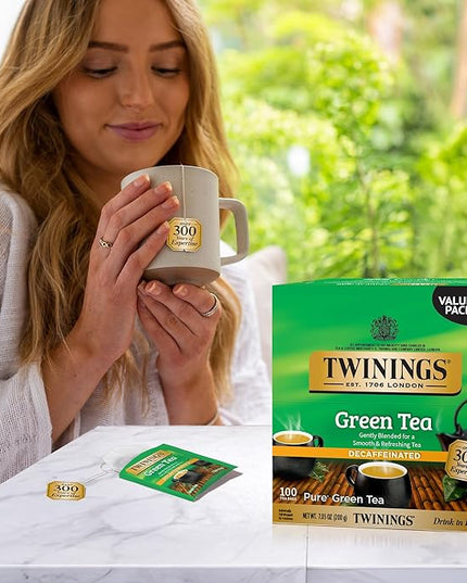 Twinings Decaffeinated Green Tea Individually Wrapped Bags, 100 Count (Pack of 1), Smooth Flavour, Enticing Aroma, Enjoy Hot or Iced, 100 Teabags