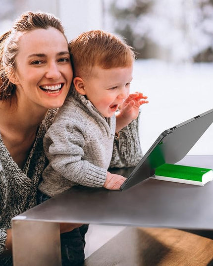 CLICK CLEAN Touchscreen Mist Cleaner, Screen Cleaner, All in One Screen Cleaner Spray with Microfiber and Phone Stand for All Phones, Laptop and Tablet Screens (Green)