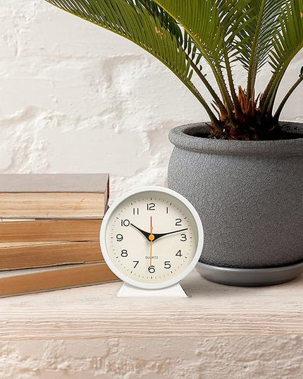 SHISEDECO 4.5" Battery Operated Antique Retro Analog Alarm Clock, Small Silent Bedside Deskclock with Light Function, Non-Ticking Tableclock Decor for Living Room, Bedroom, Bedside, Shelf (White)