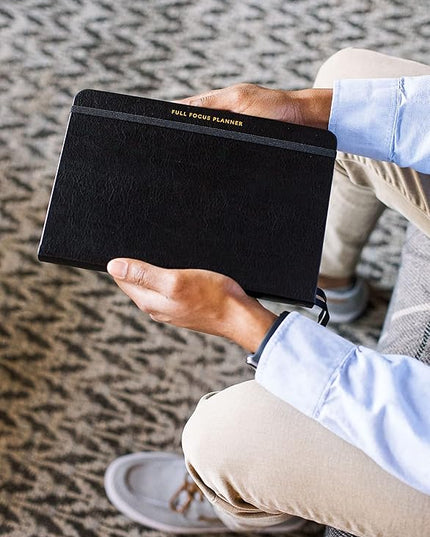 Full Focus Leather Planner by Michael Hyatt - The #1 Daily Planner to Set Annual Goals, Increase Focus, Eliminate Overwhelm, and Achieve Your Biggest Goals - Hardcover (Black)